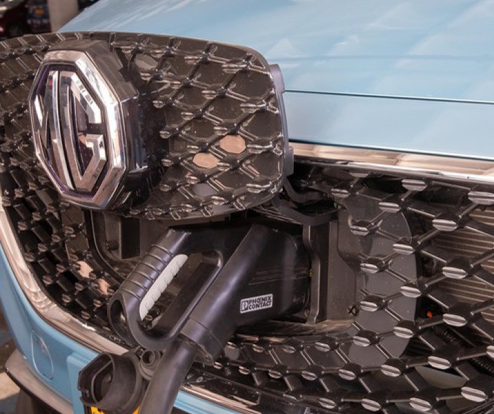 רכב חשמלי טעינה